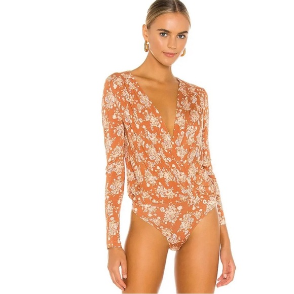 FREE PEOPLE Turnt Surplice Bodysuit in a copper floral print Medium NWT - Picture 2 of 11